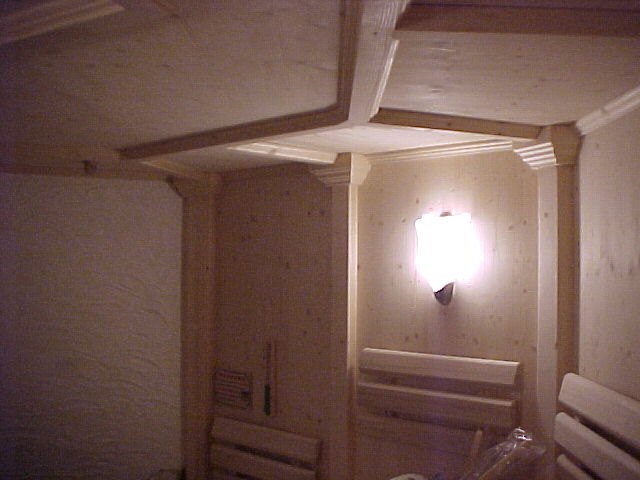 Koll Saunabau präsentiert die Saunareferenz Sauna im Hotel Austria in Ischgl Tirol Österreich ++ Stubensauna im tiroler Stil ++ Saunaliegen und Saunabänke aus deutscher Waldpappel tropenholzfrei im 40mm Saunabohlen